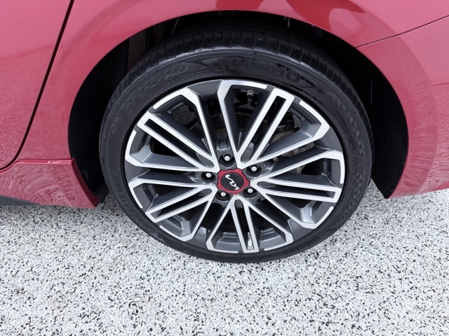 Vehicle image 17 of 46