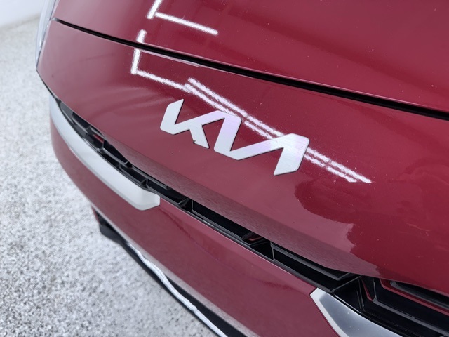 Vehicle image 13 of 46