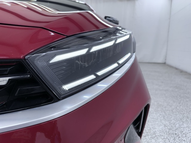 Vehicle image 7 of 46