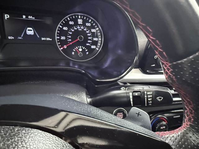 Vehicle image 33 of 46