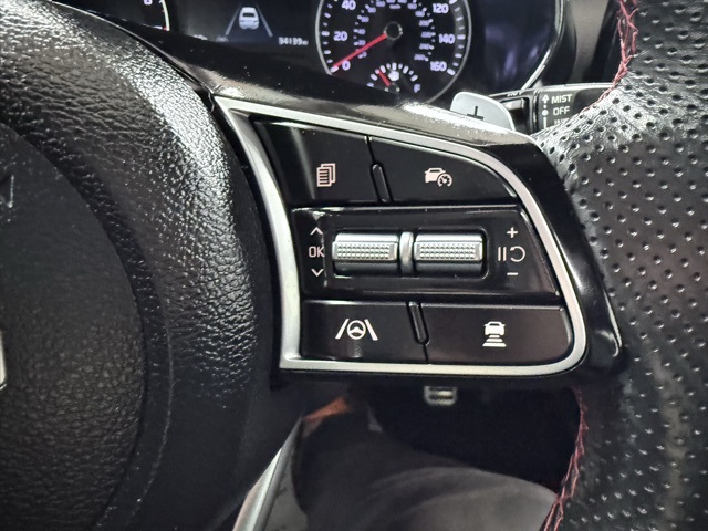 Vehicle image 31 of 46