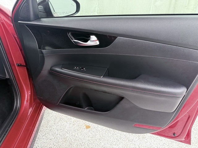 Vehicle image 22 of 46