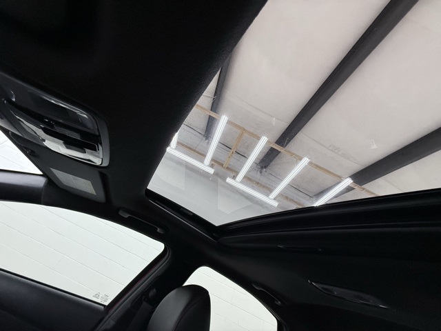 Vehicle image 44 of 46