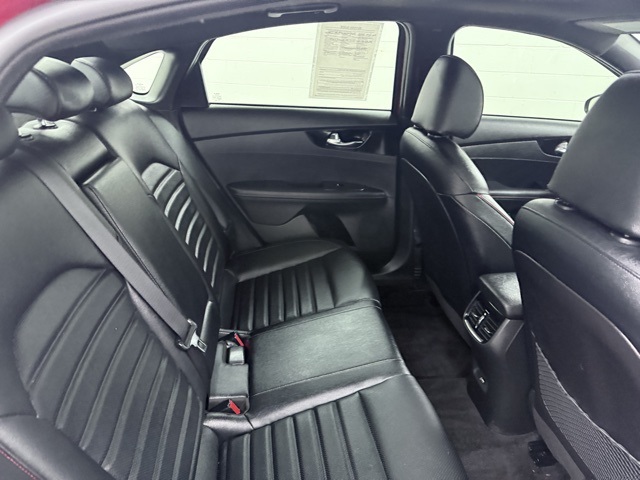 Vehicle image 25 of 46