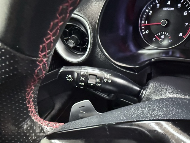 Vehicle image 32 of 46