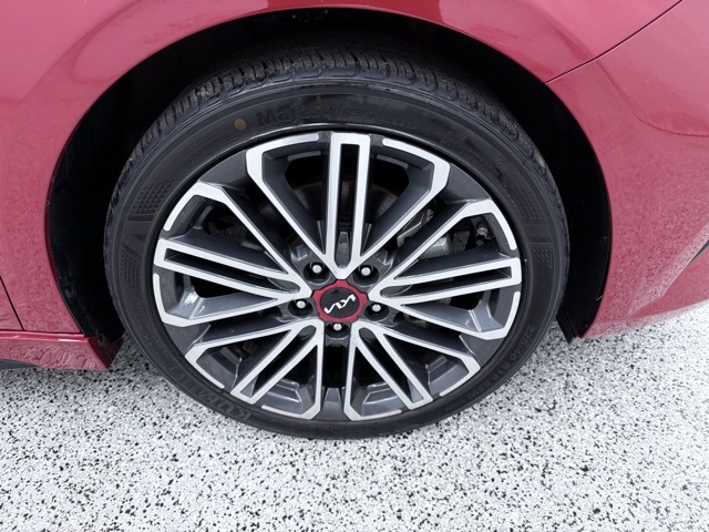 Vehicle image 15 of 46