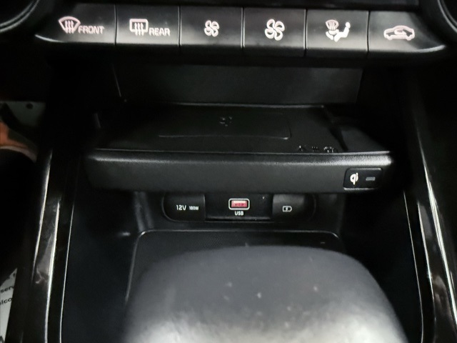Vehicle image 38 of 46