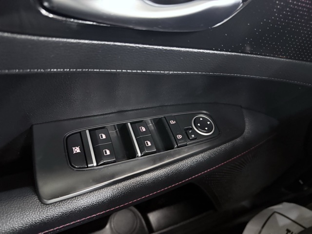 Vehicle image 35 of 46