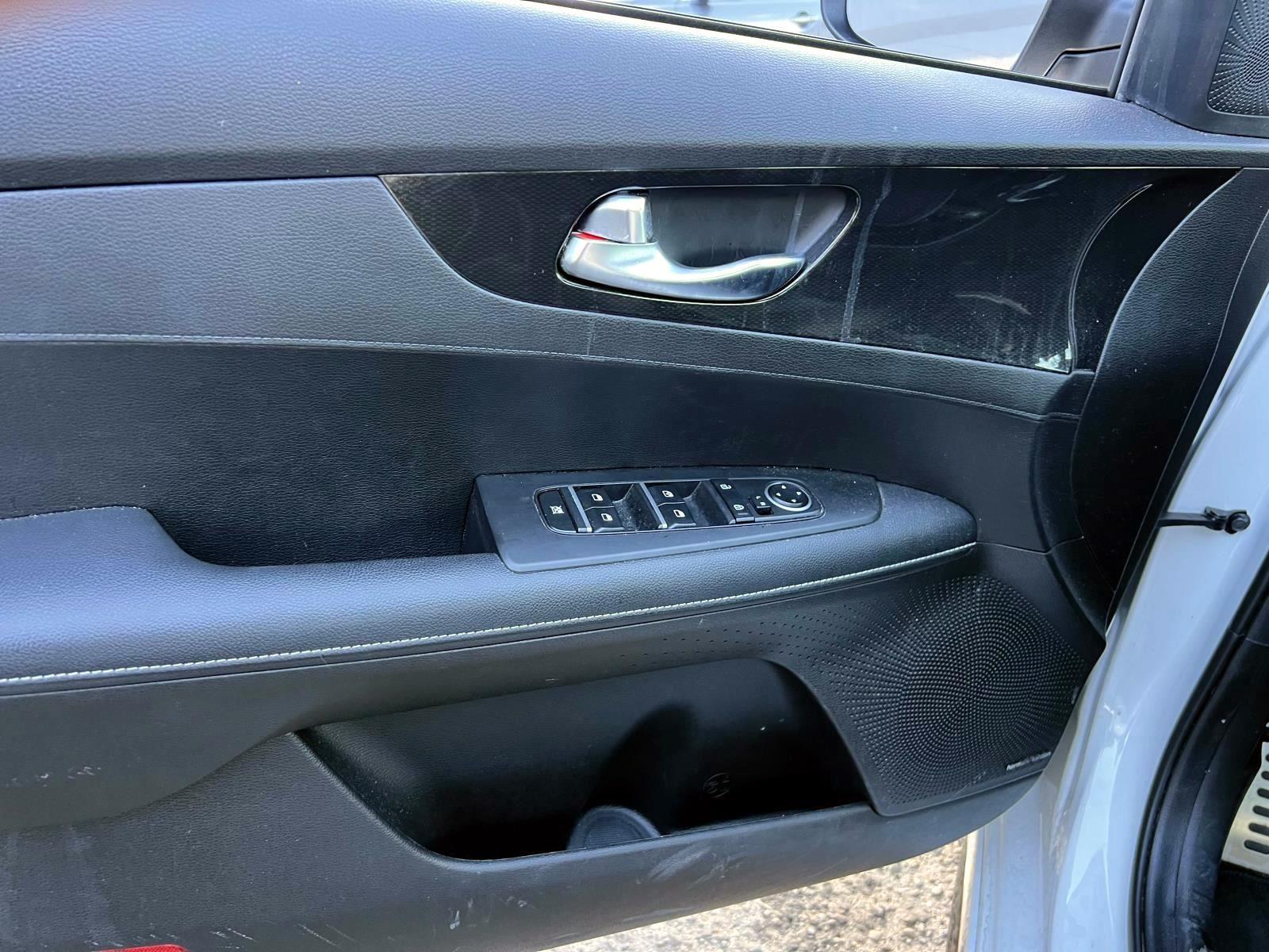 2023 Kia Forte GT-Line Image 17 of 29