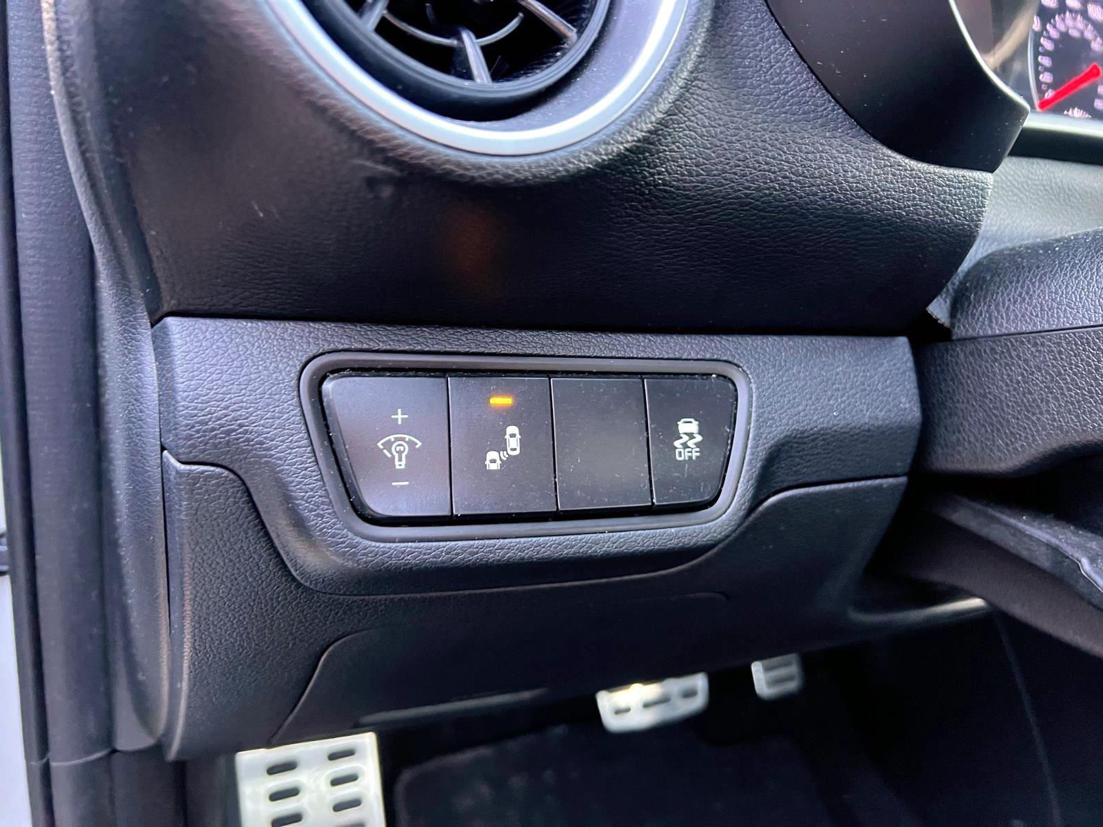 2023 Kia Forte GT-Line Image 19 of 29