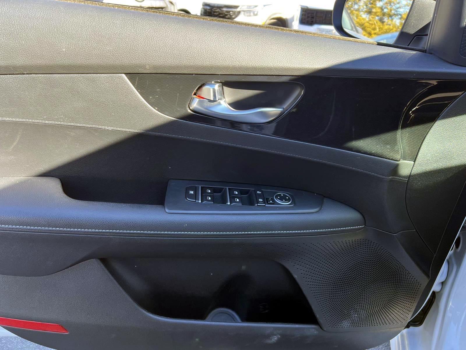 2023 Kia Forte GT-Line Image 20 of 33