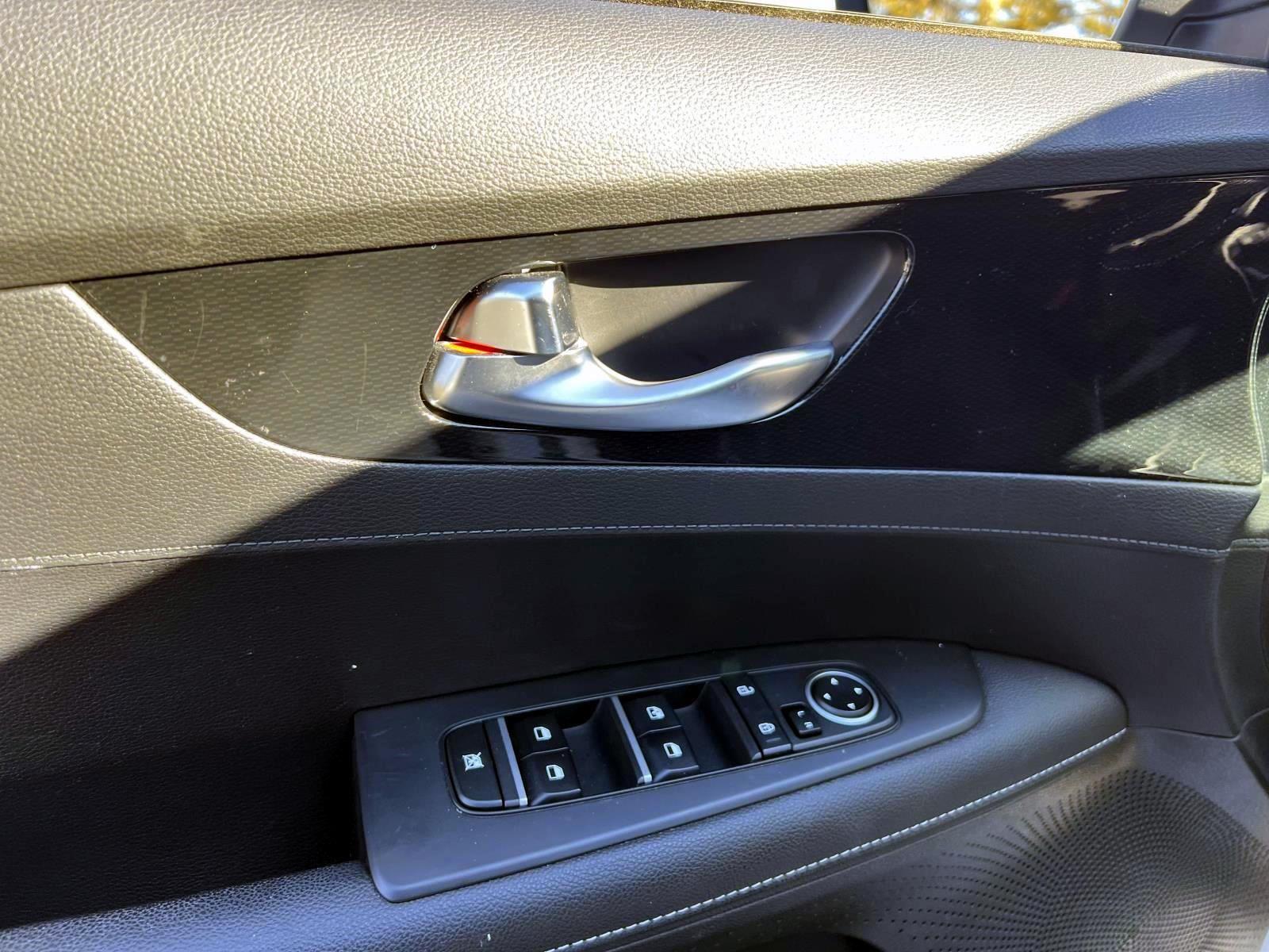 2023 Kia Forte GT-Line Image 27 of 33