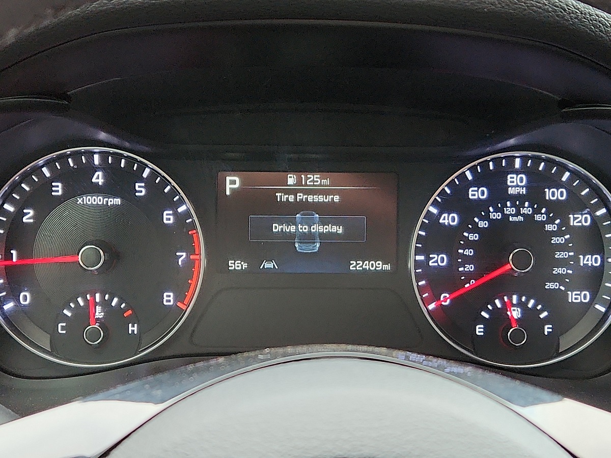 Vehicle image 10 of 12