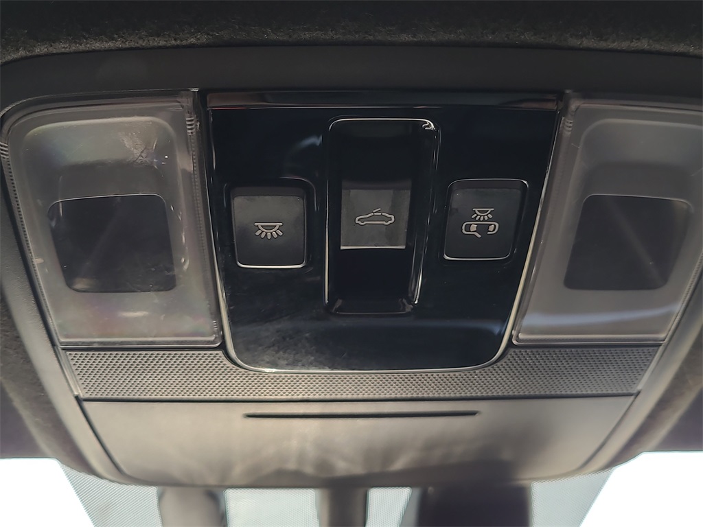 Vehicle image 29 of 31