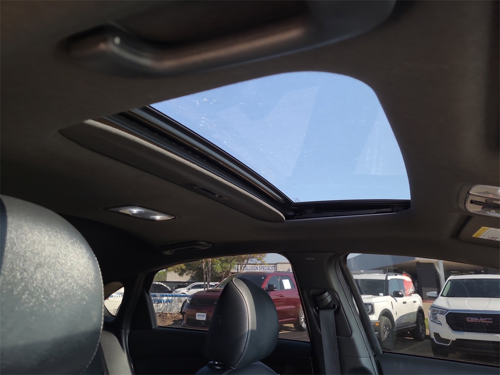Vehicle image 7 of 31