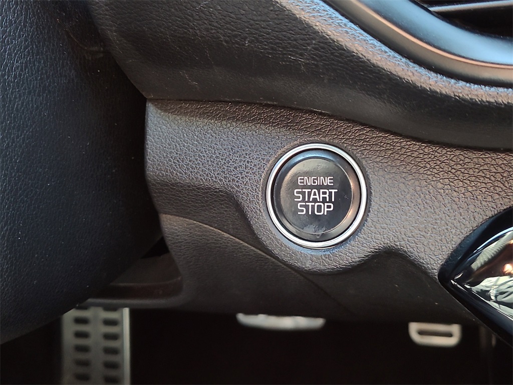 Vehicle image 28 of 31