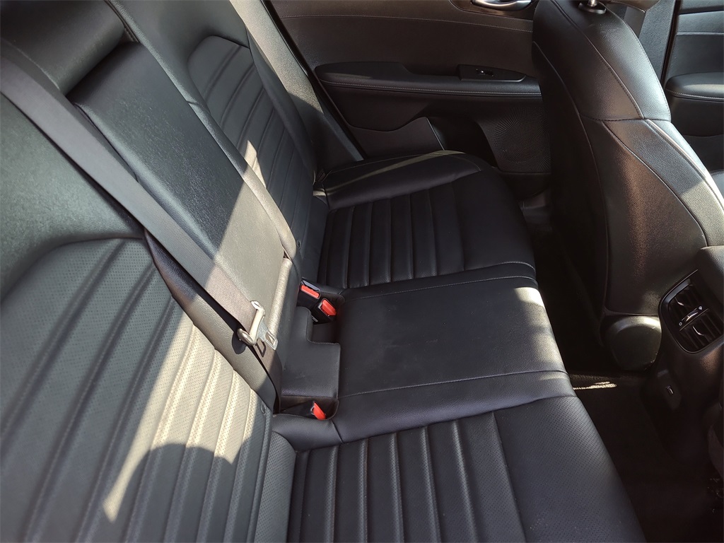 Vehicle image 12 of 31