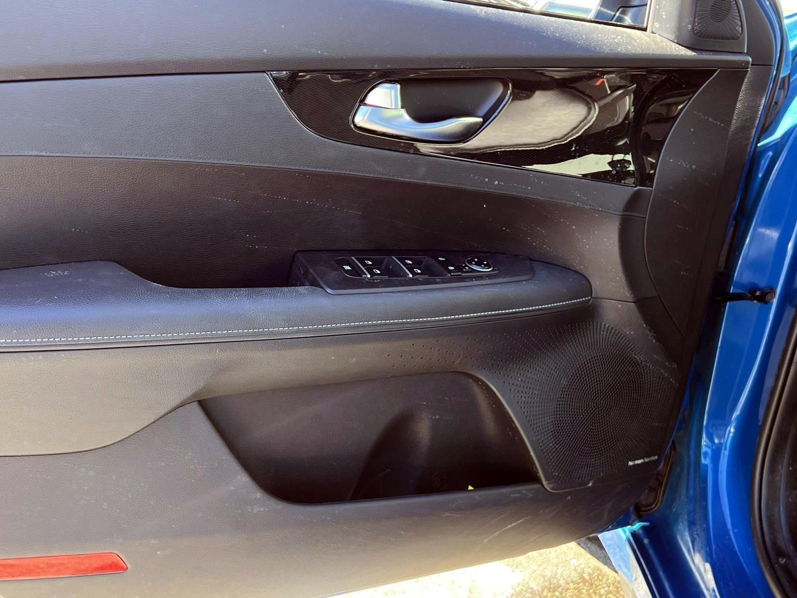 2023 Kia Forte GT-Line Image 20 of 34