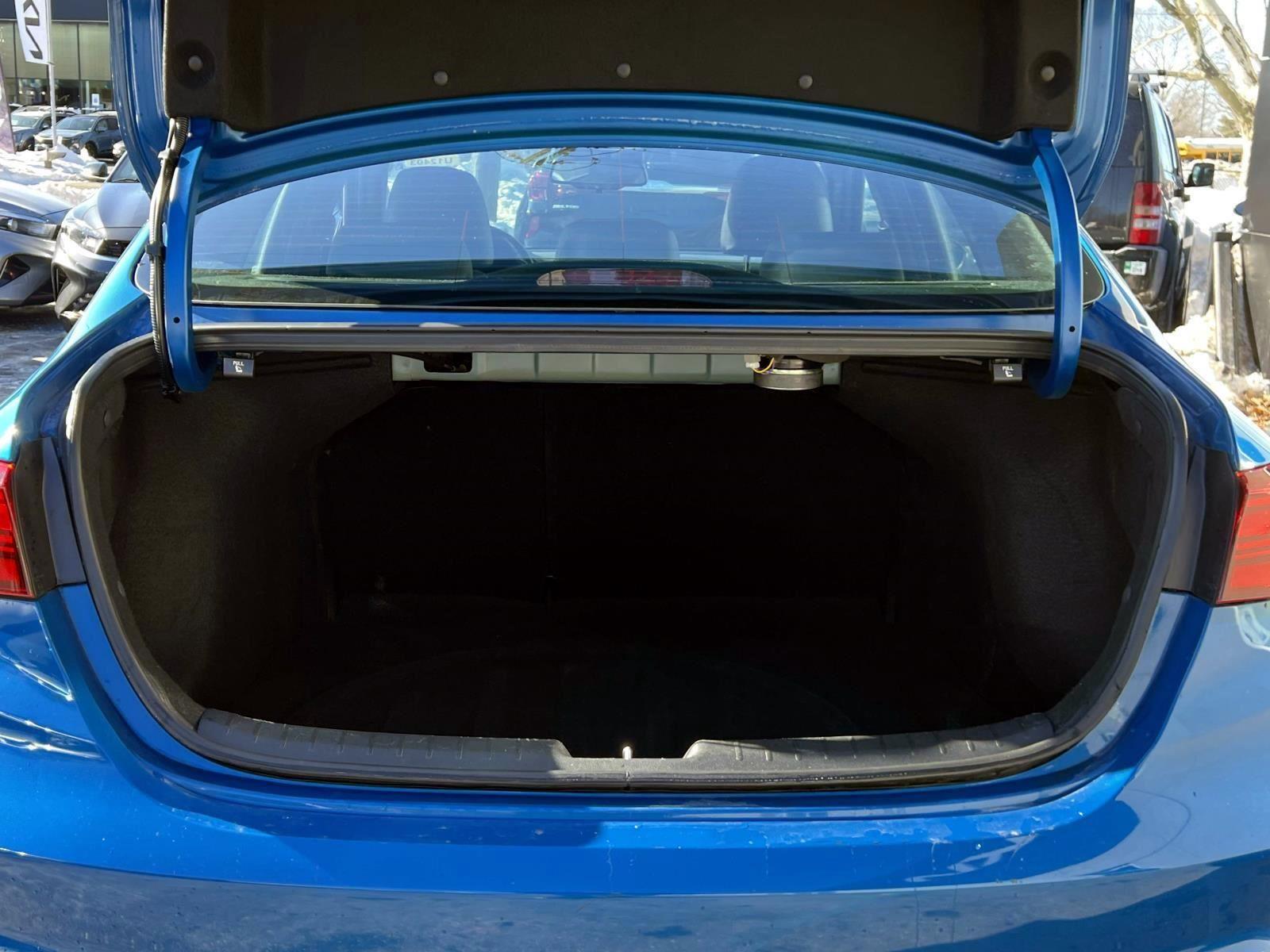 2023 Kia Forte GT-Line Image 8 of 34