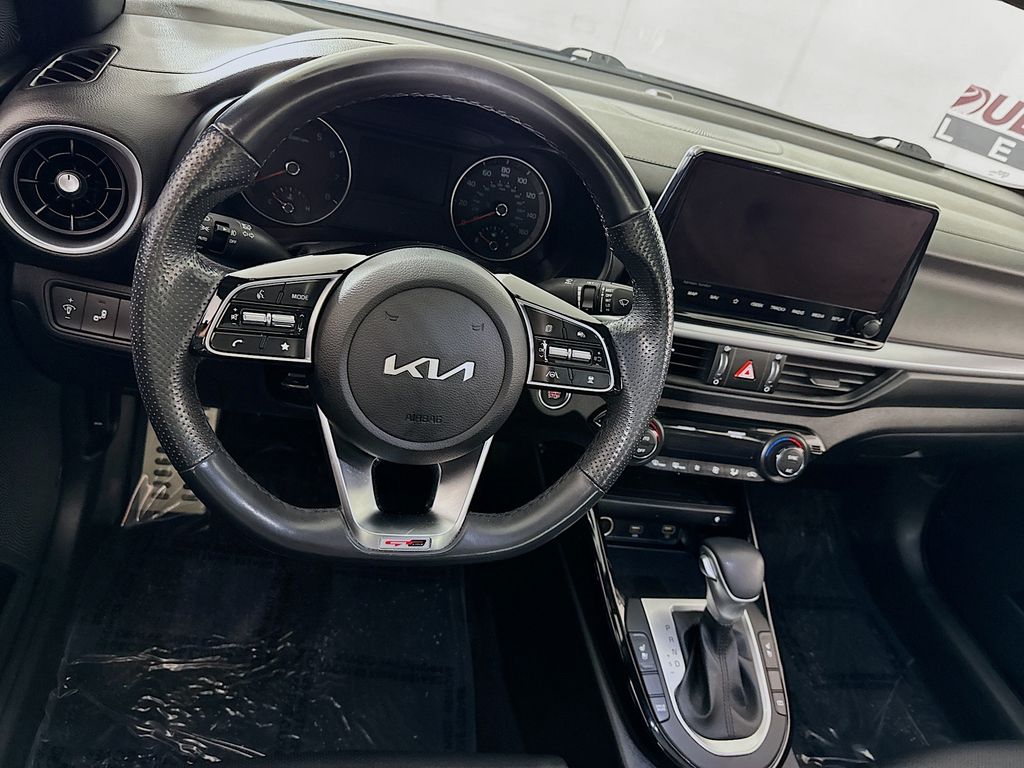 2023 Kia Forte GT-Line Image 18 of 33