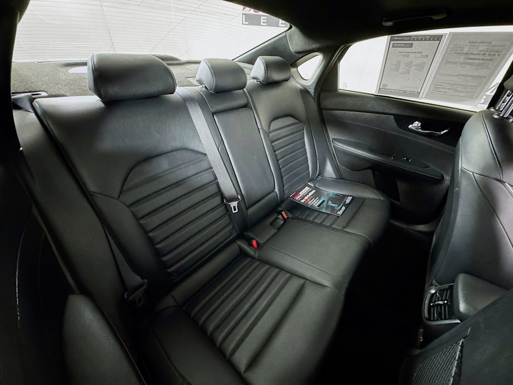 2023 Kia Forte GT-Line Image 12 of 33