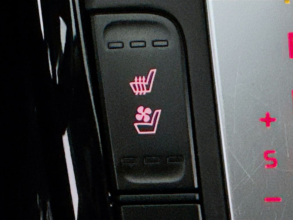 2023 Kia Forte GT-Line Image 26 of 33