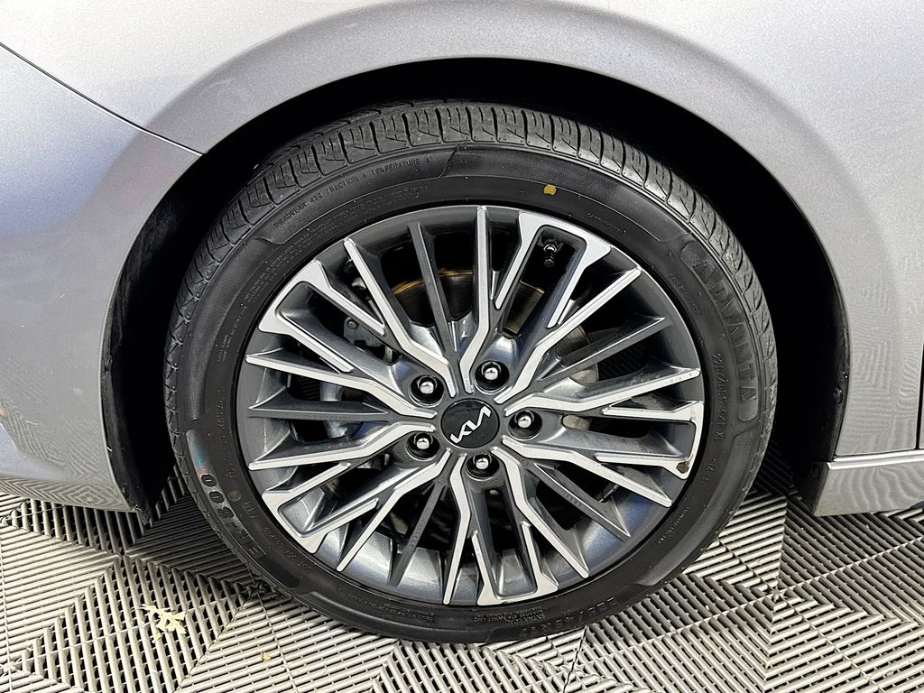 2023 Kia Forte GT-Line Image 10 of 33