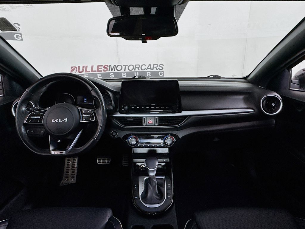 2023 Kia Forte GT-Line Image 16 of 33