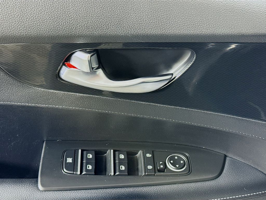 2023 Kia Forte GT-Line Image 32 of 33