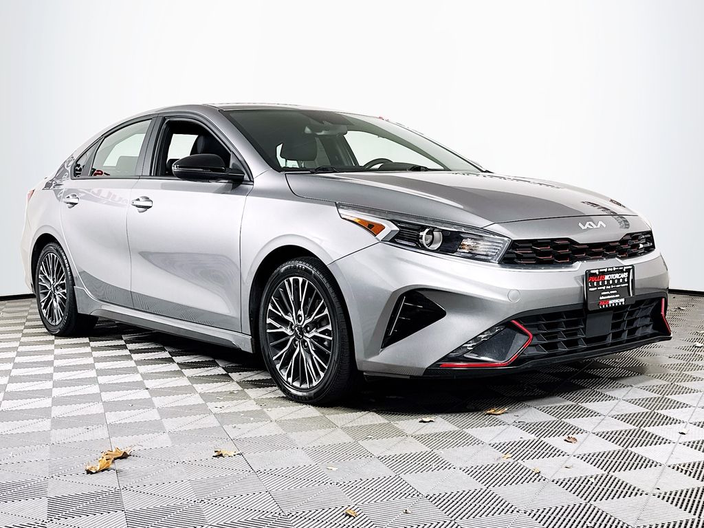 2023 Kia Forte GT-Line Image 3 of 33