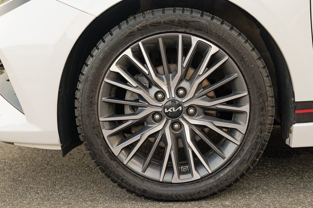 Vehicle image 10 of 57