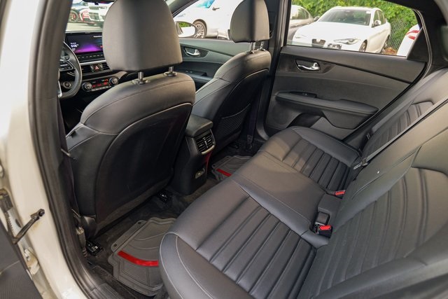 Vehicle image 18 of 57