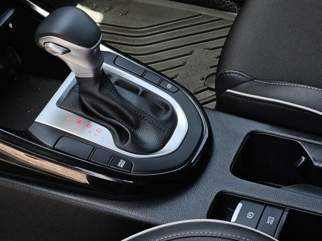 Vehicle image 26 of 32