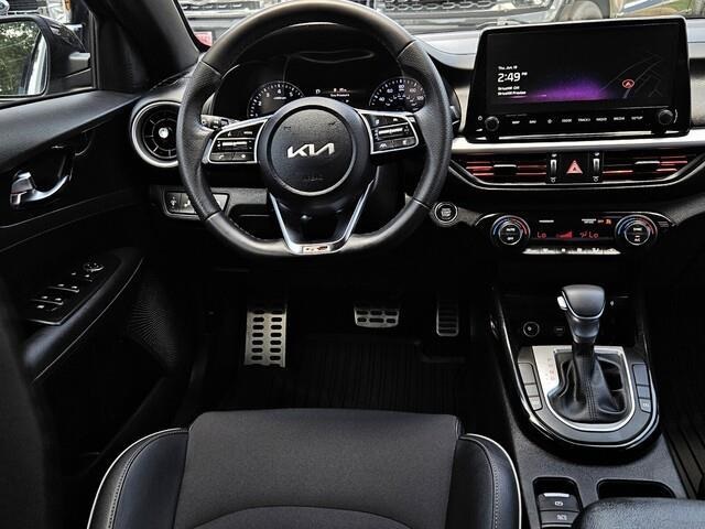 Vehicle image 13 of 32
