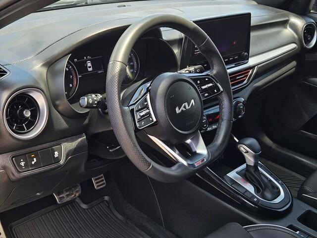 Vehicle image 12 of 32