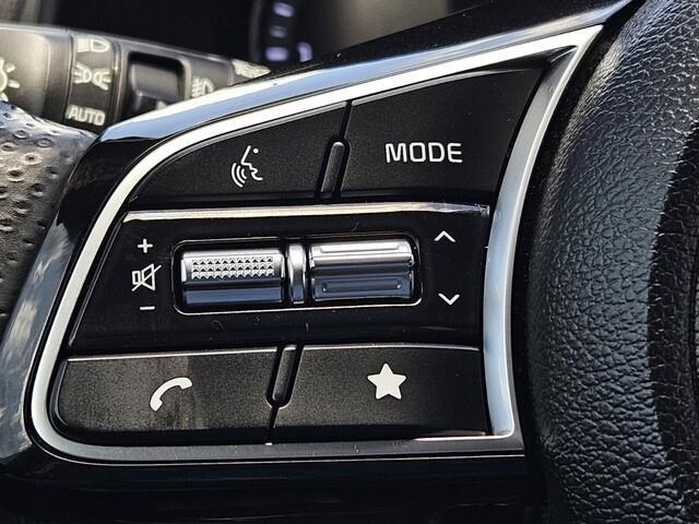 Vehicle image 31 of 32