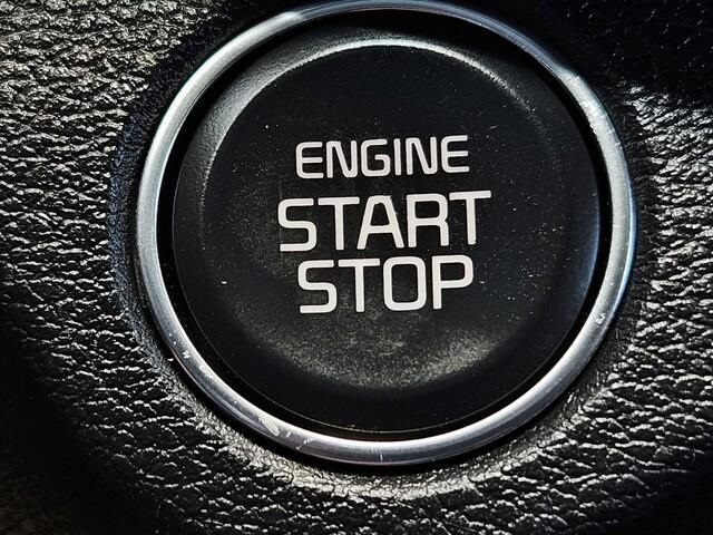 Vehicle image 25 of 32