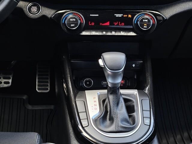 Vehicle image 21 of 32