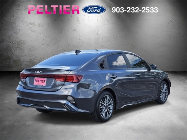 Vehicle image 4 of 32