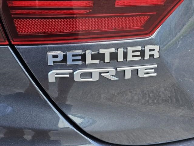 Vehicle image 17 of 32