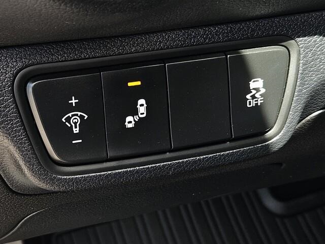 Vehicle image 24 of 32