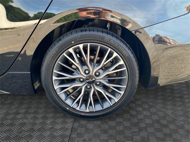 Vehicle image 14 of 35