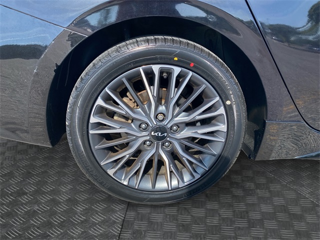 Vehicle image 12 of 35