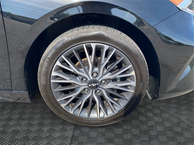 Vehicle image 11 of 35