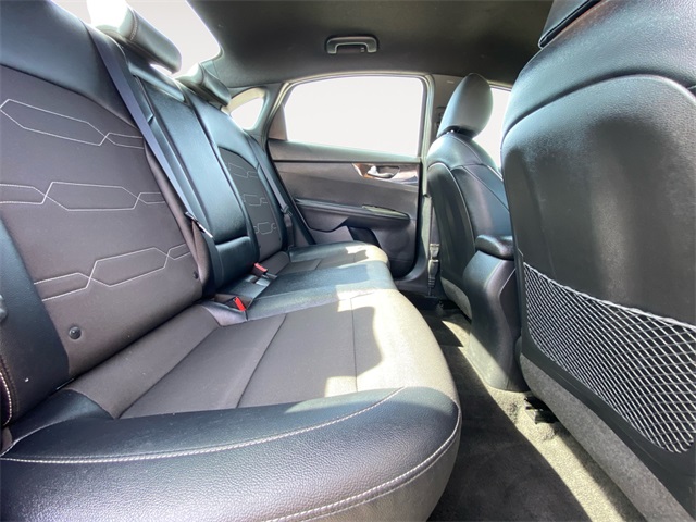 Vehicle image 18 of 35