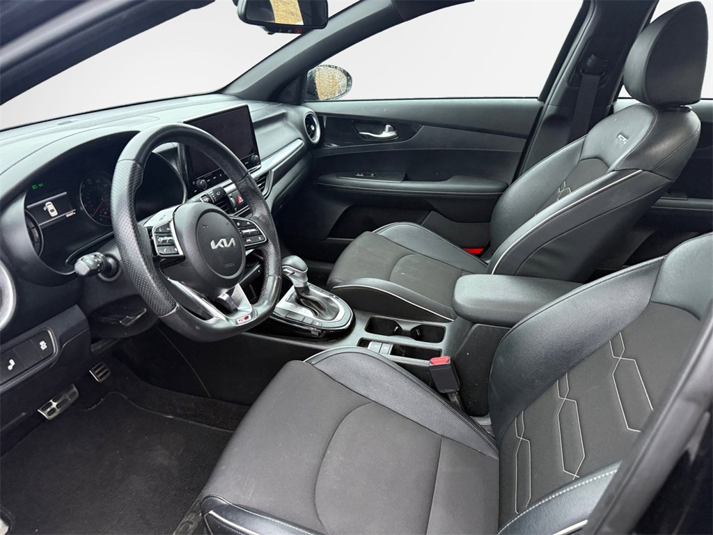 2023 Kia Forte GT-Line Image 16 of 32