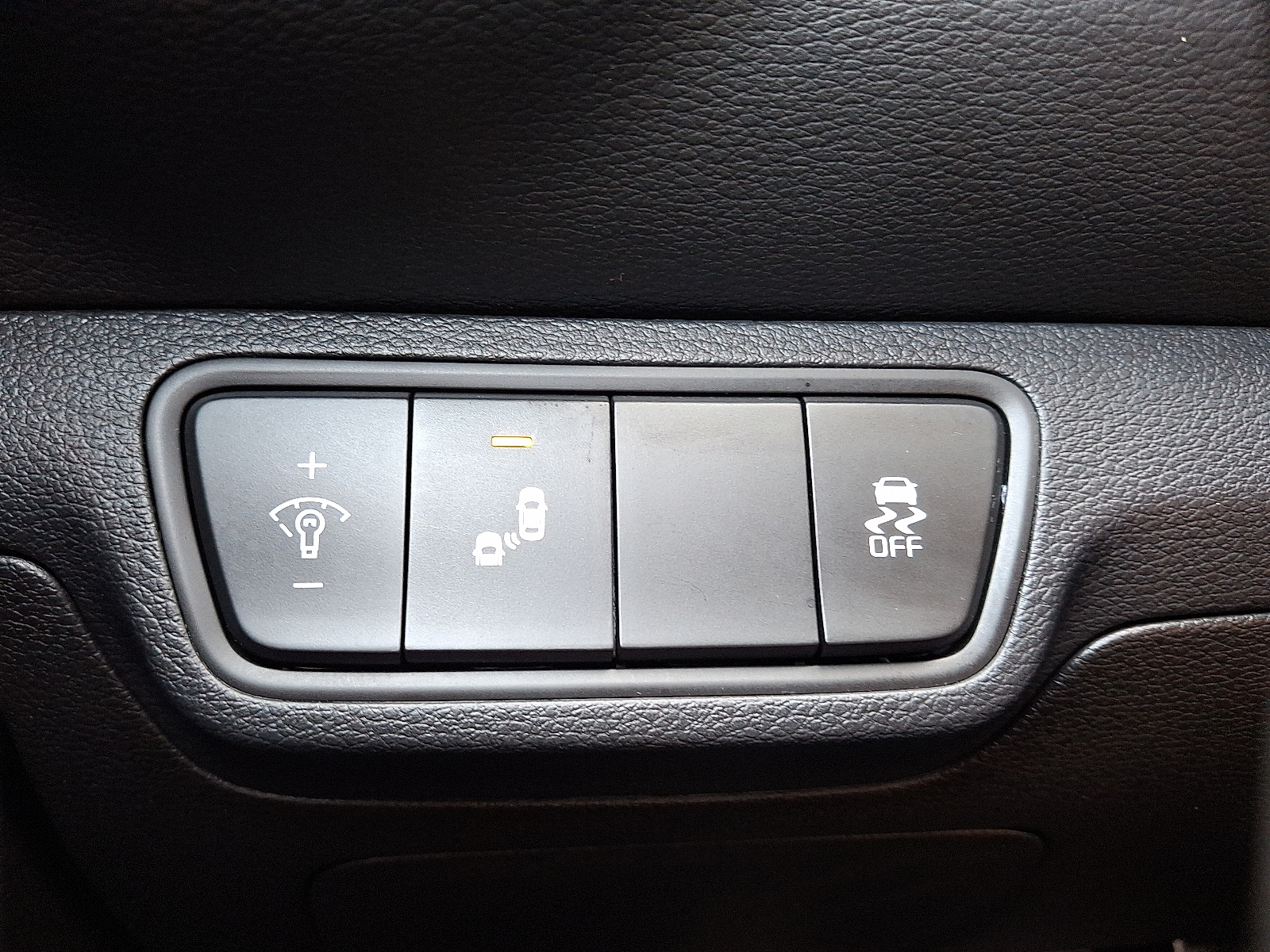 Vehicle image 25 of 30