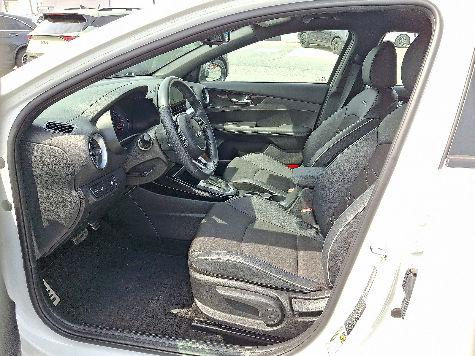 Vehicle image 13 of 30