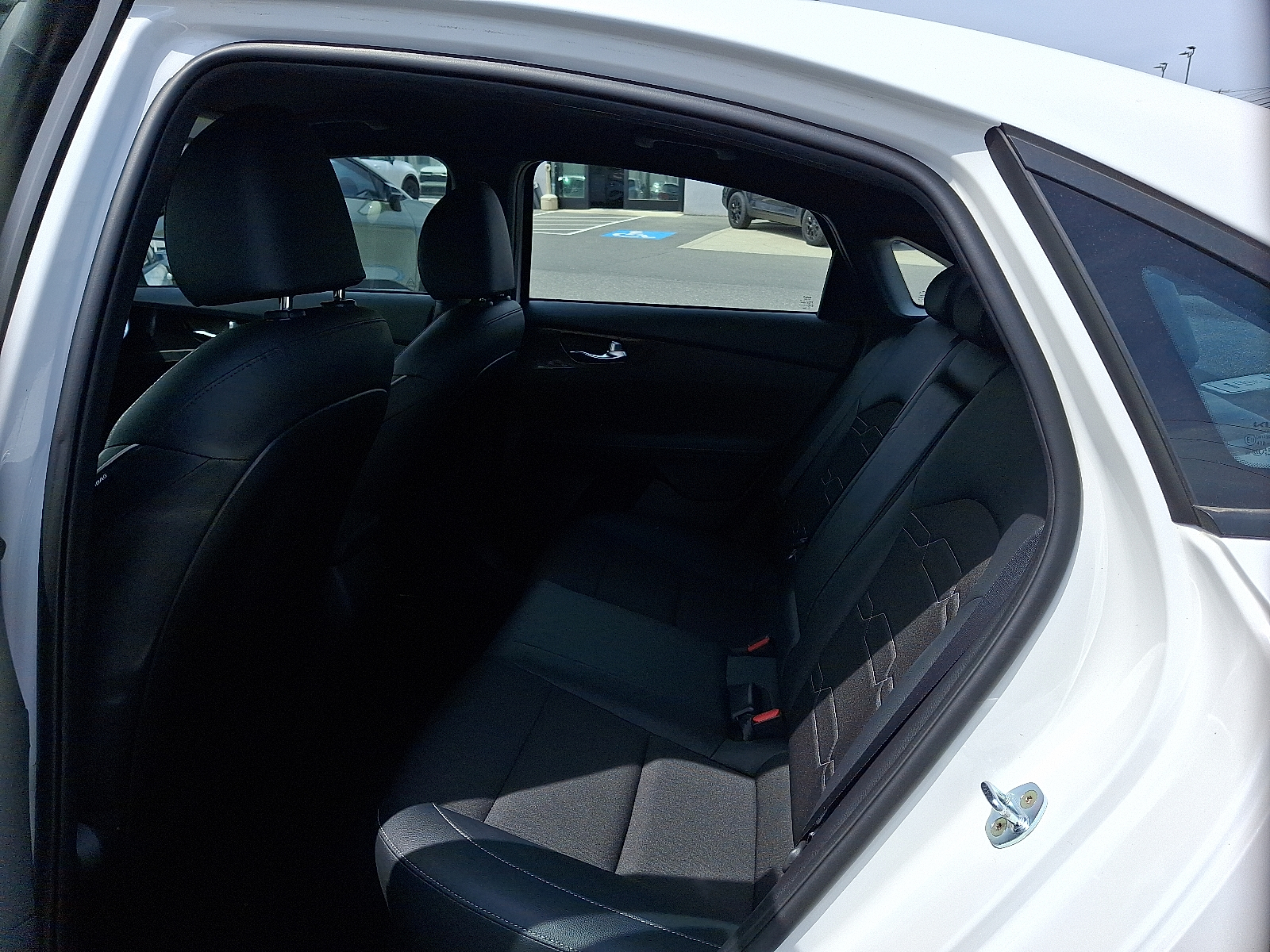 Vehicle image 10 of 30