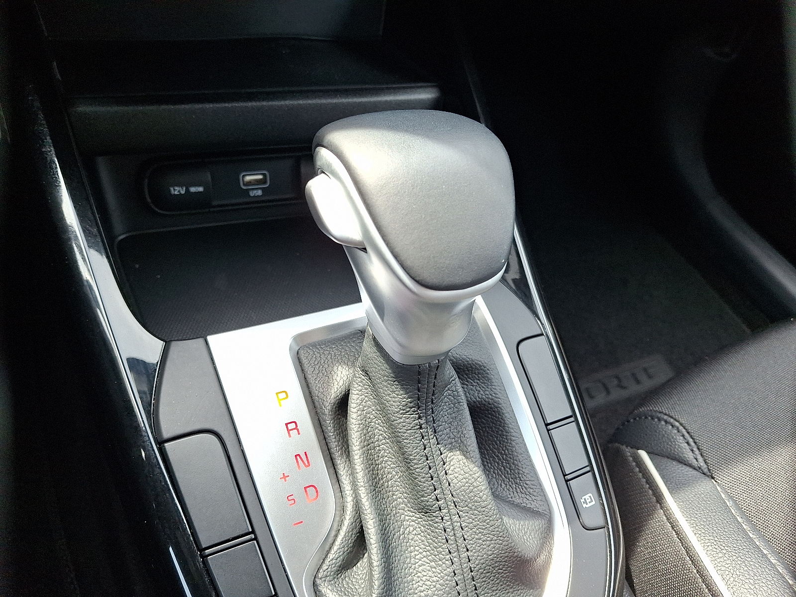 Vehicle image 14 of 30